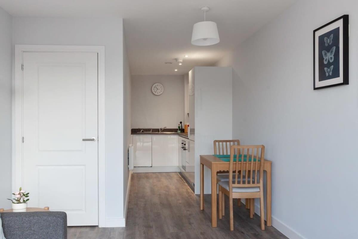 Modern 1 Bedroom Apartment In Central Brimingham Бирмингам Екстериор снимка