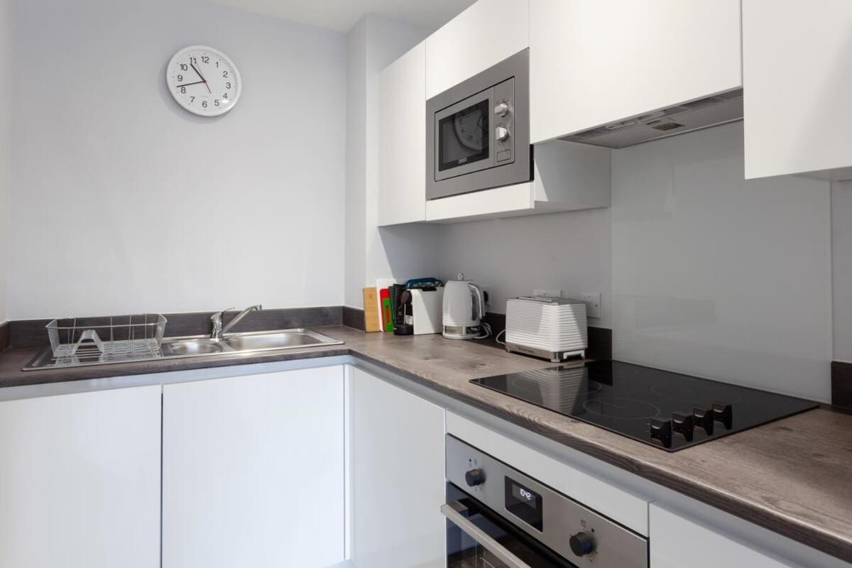 Modern 1 Bedroom Apartment In Central Brimingham Бирмингам Екстериор снимка
